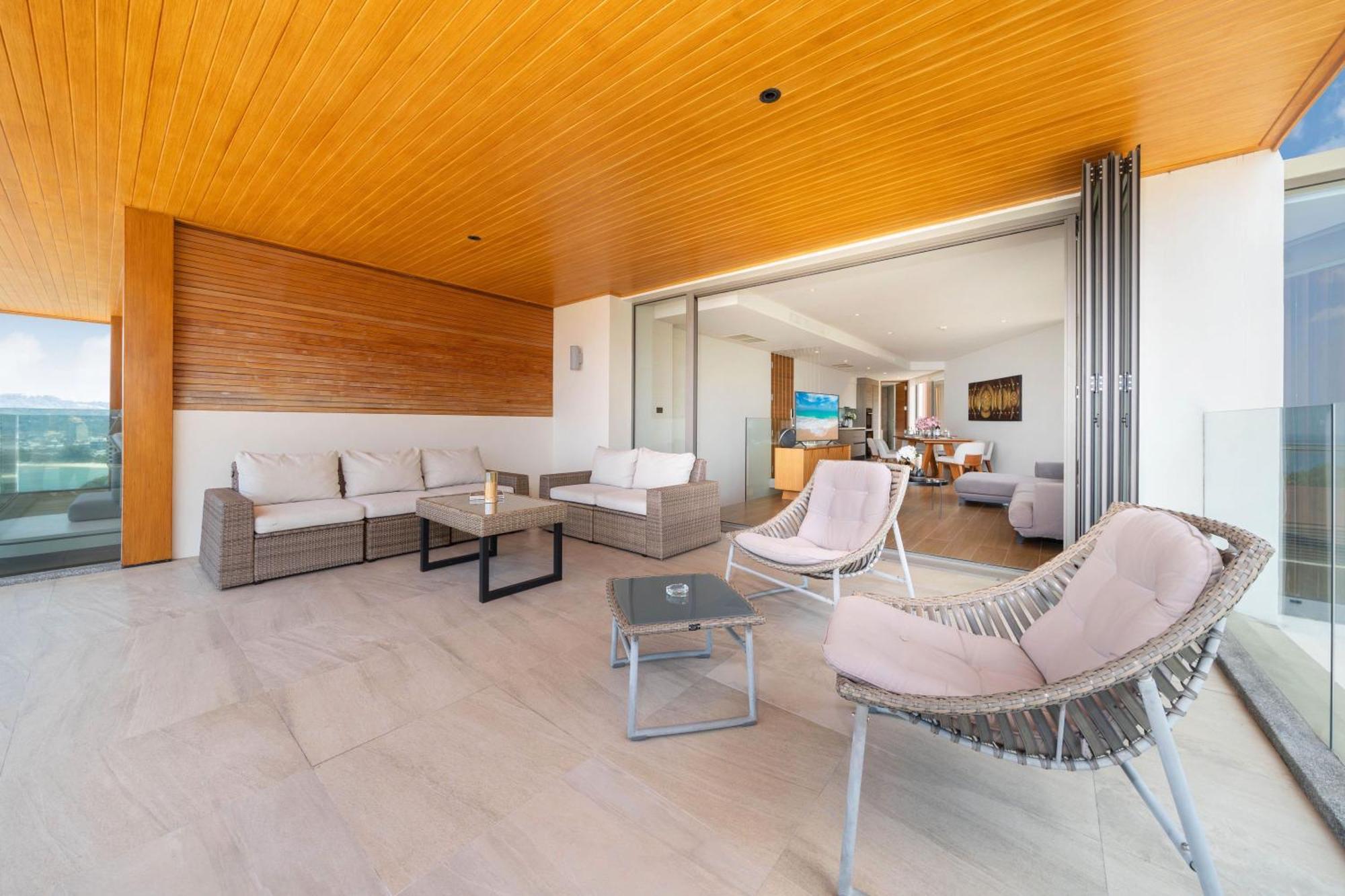 Apartment Luxury Ocean View 2br 82 In Sapphire Bay Residence, Near And Paradise